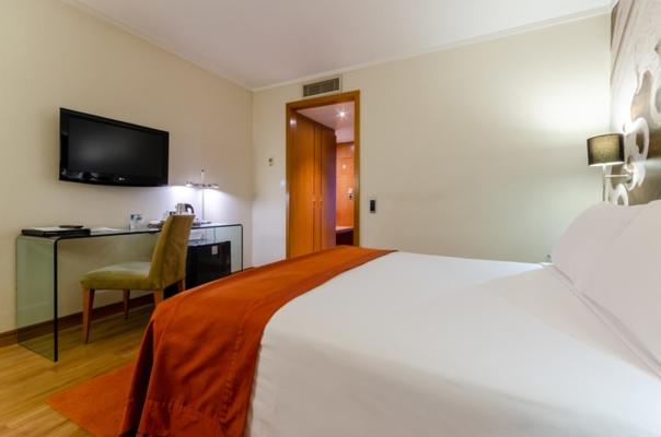 Budget Double Room image 3