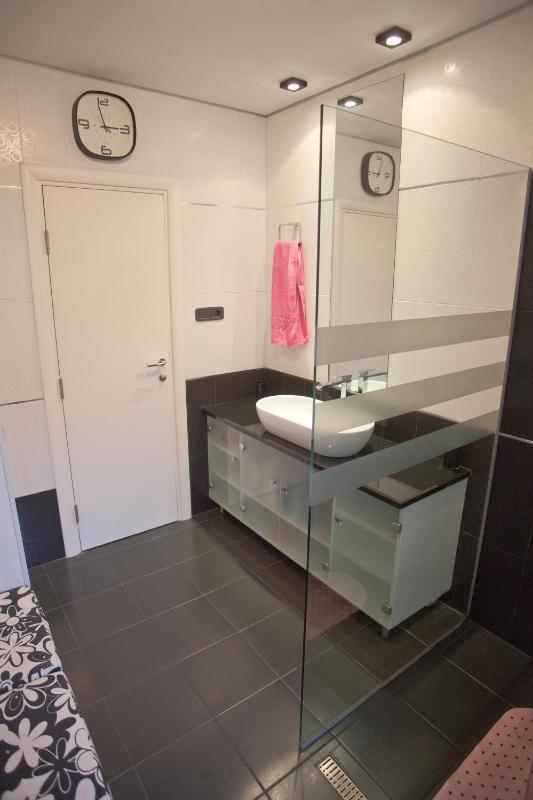 Angel Apartment - image 14