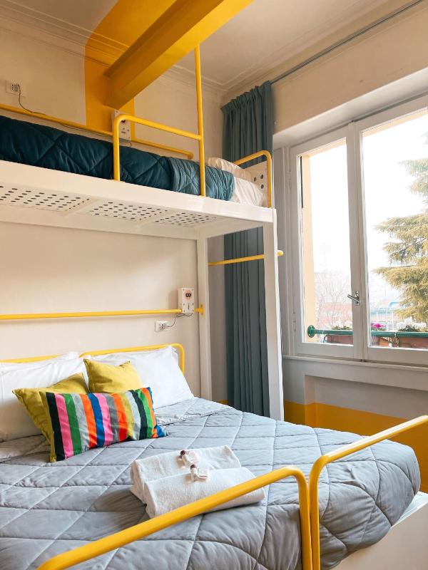 Triple Room with Private Bathroom image 1