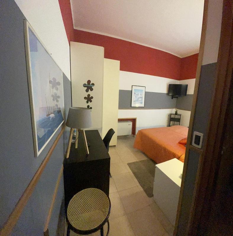 Double or Twin Room image 4
