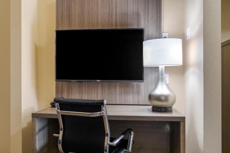King Suite - Non-Smoking image 1