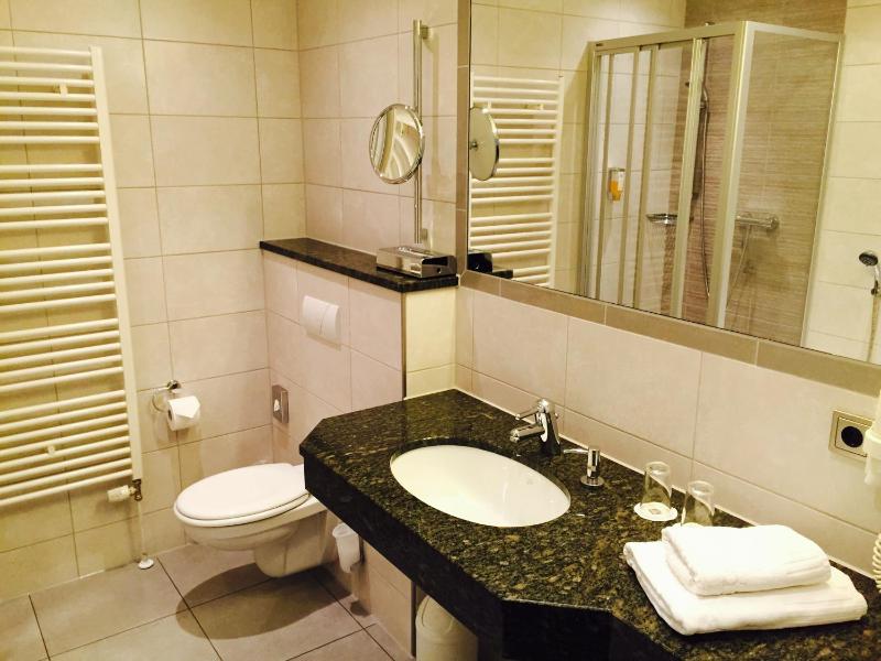 Deluxe Double Room image 4