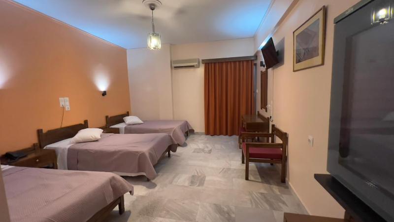 Standard Triple Room image 3