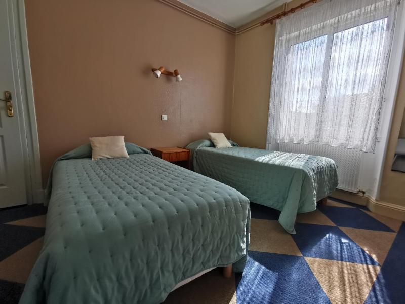 Twin Room with Garden View image 1