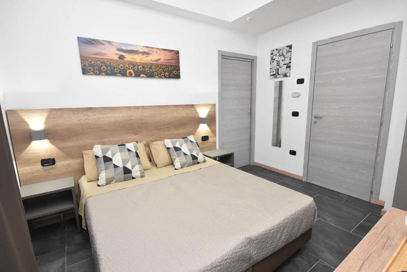 Hotel apartments Crisvan - image 37