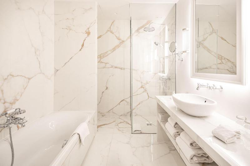 Executive Room image 4