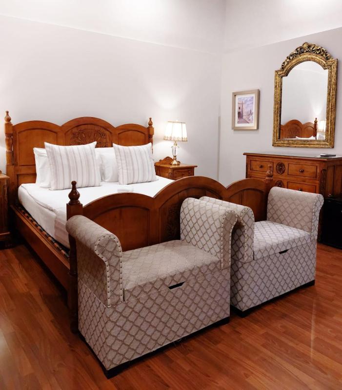 Junior Suite with Balcony image 3