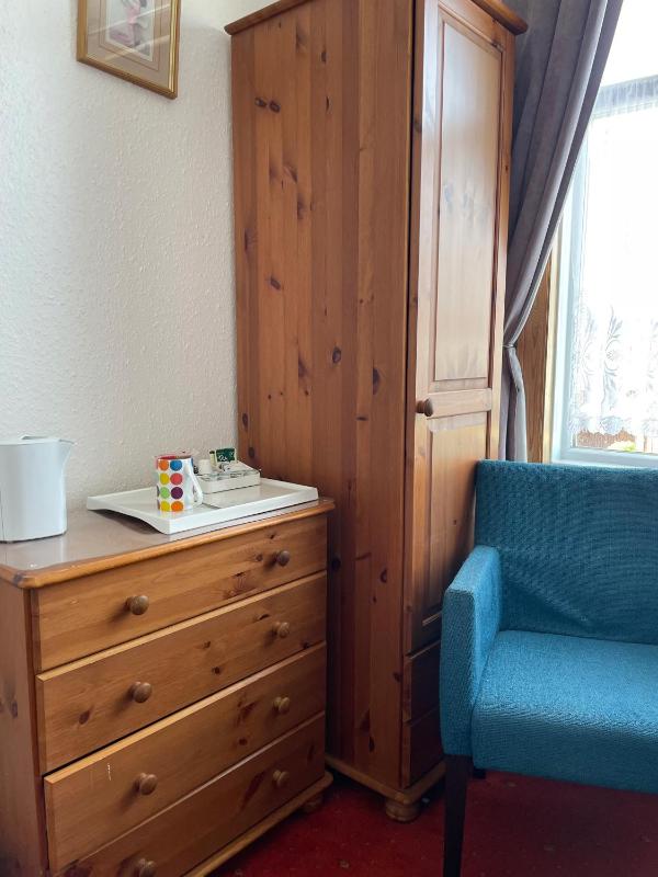 Whiteways Guest House - image 4