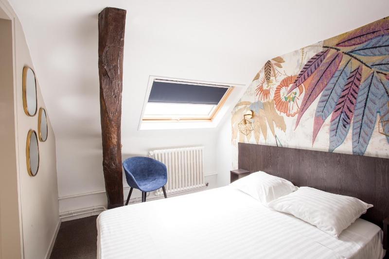 Double Room image 4