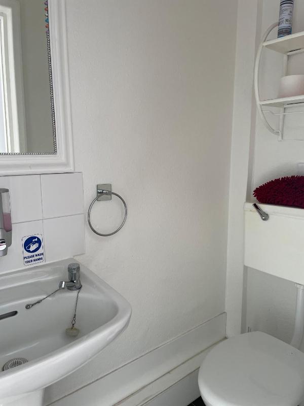 Whiteways Guest House - image 21