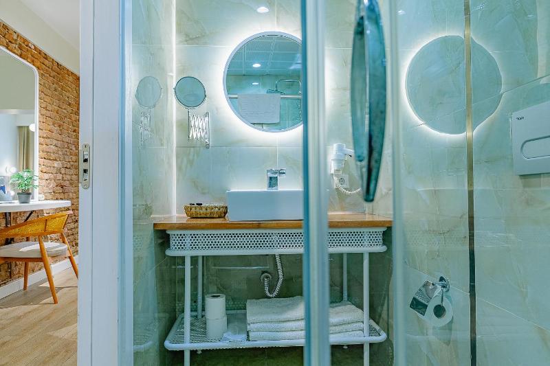 Superior Suite image 4
