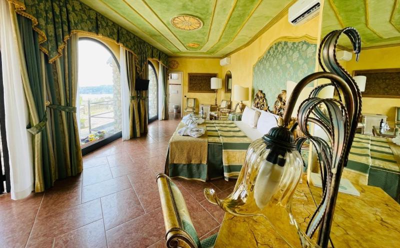 Suite with Terrace and Lake View image 3