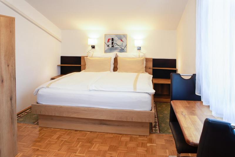 Double Room image 4