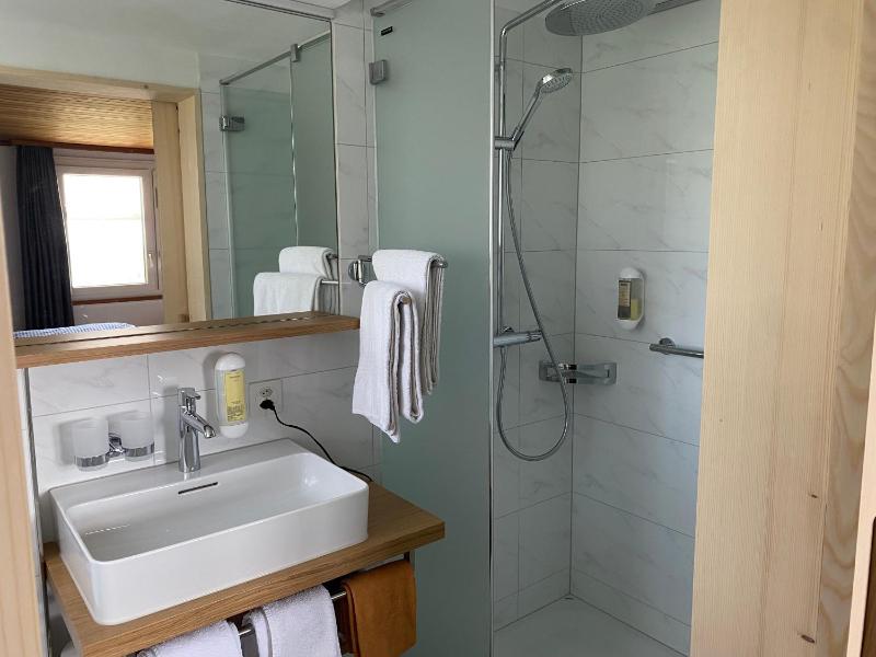 Standard Double Room image 4