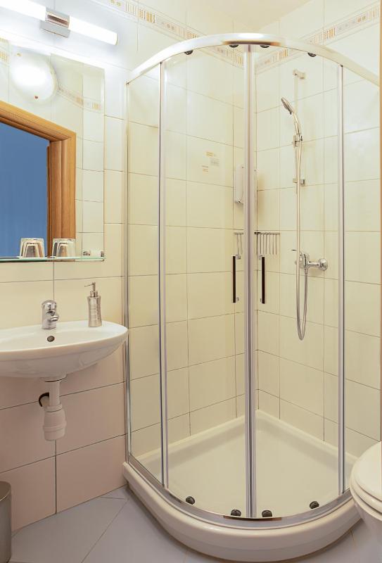 Twin Room image 1