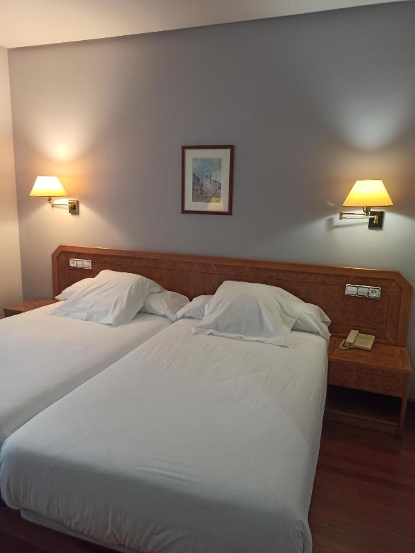Double Room image 4