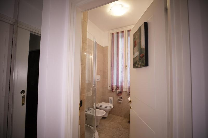 Like Romeo Suites - image 3