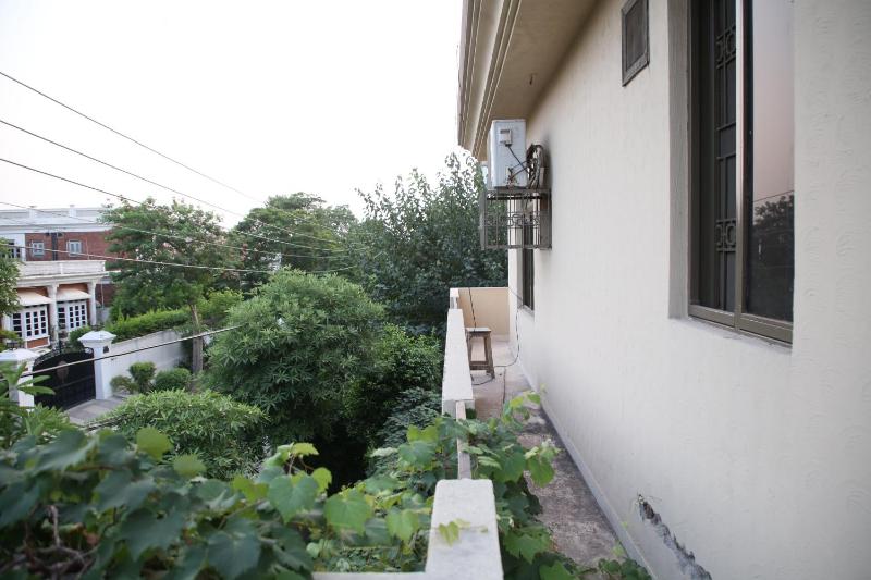 Five-Bedroom House image 3