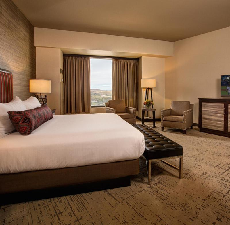 Deluxe Petite Suite image 2
