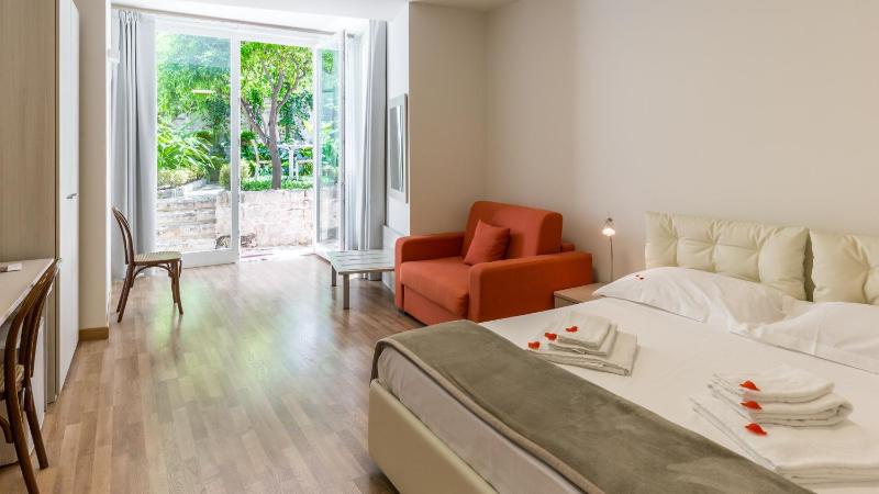 Double Room with Terrace image 1