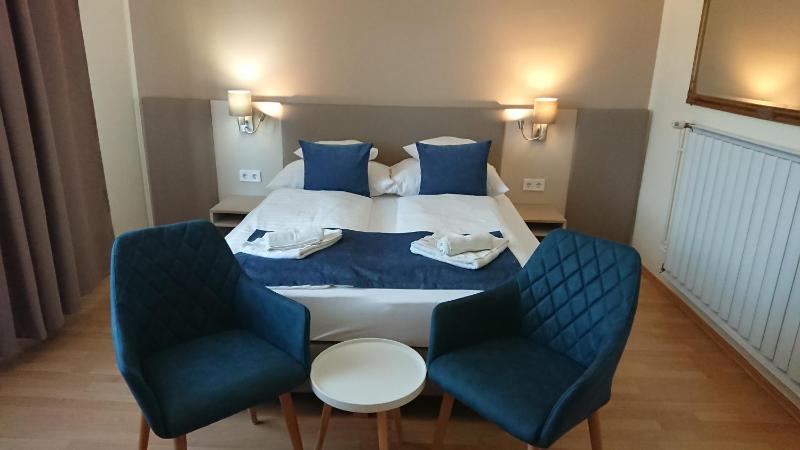 Double Room with Balcony image 1