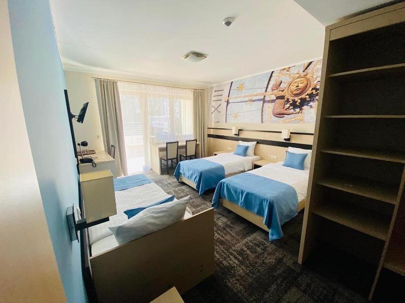 Standard Triple Room image 3