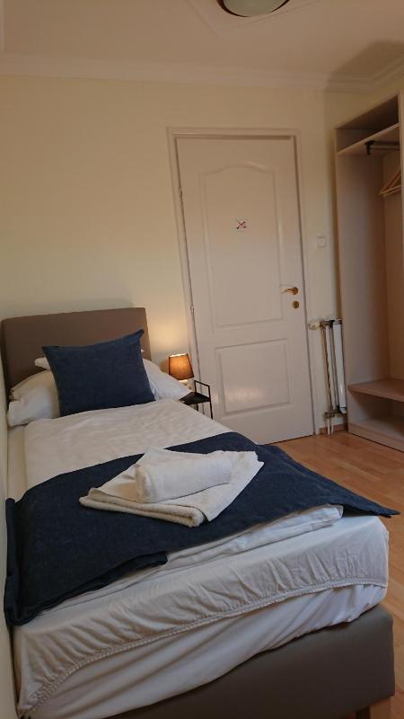 Single Room image 2