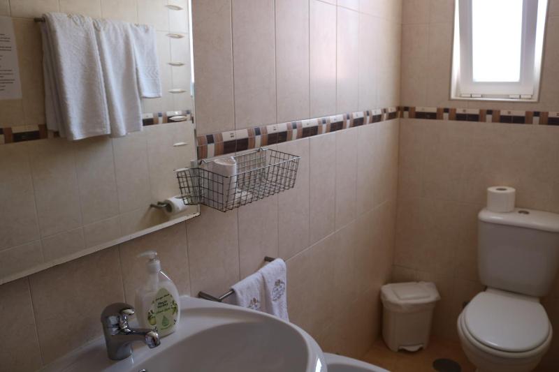 Double Room with Balcony image 4