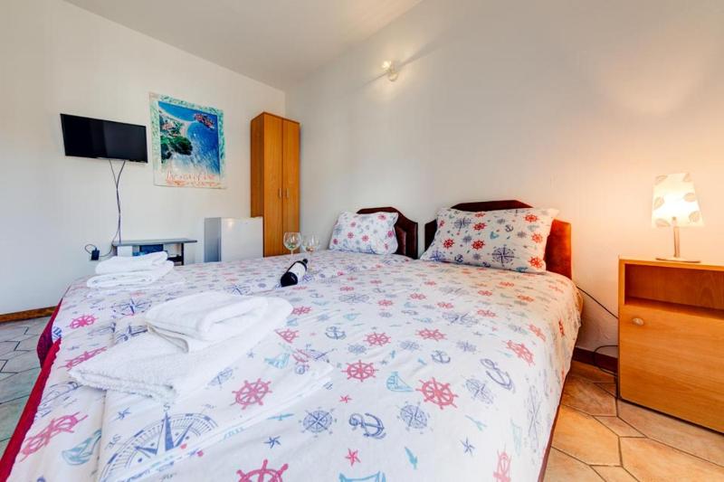 Double Room with Balcony image 1