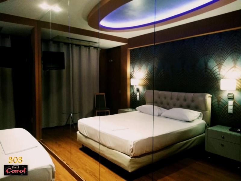 Double Room image 3