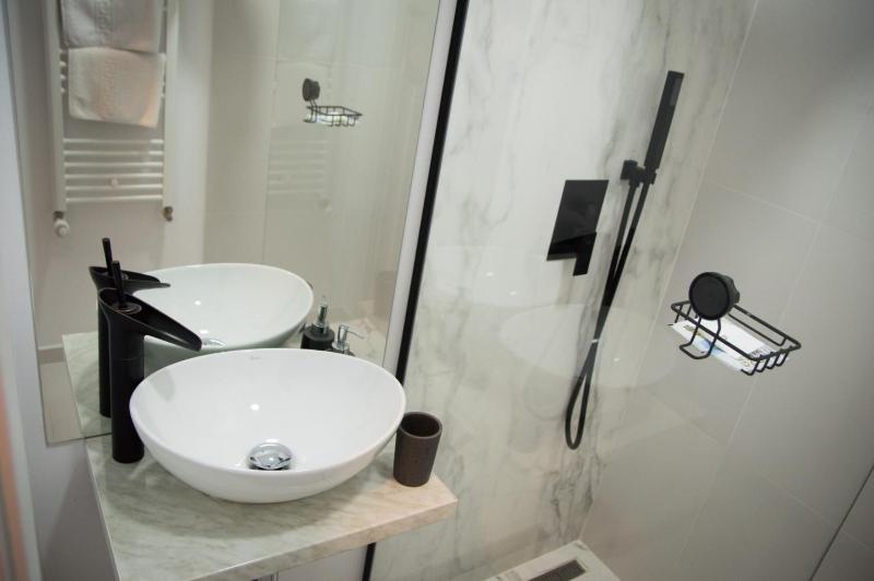 Superior Twin Room image 1
