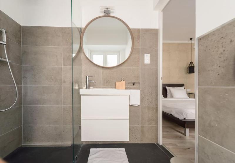 Parlament Panorama Luxury Apartman - image 12