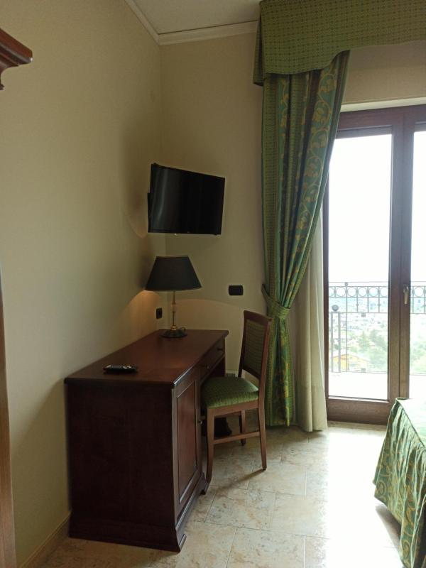Quadruple Room image 4