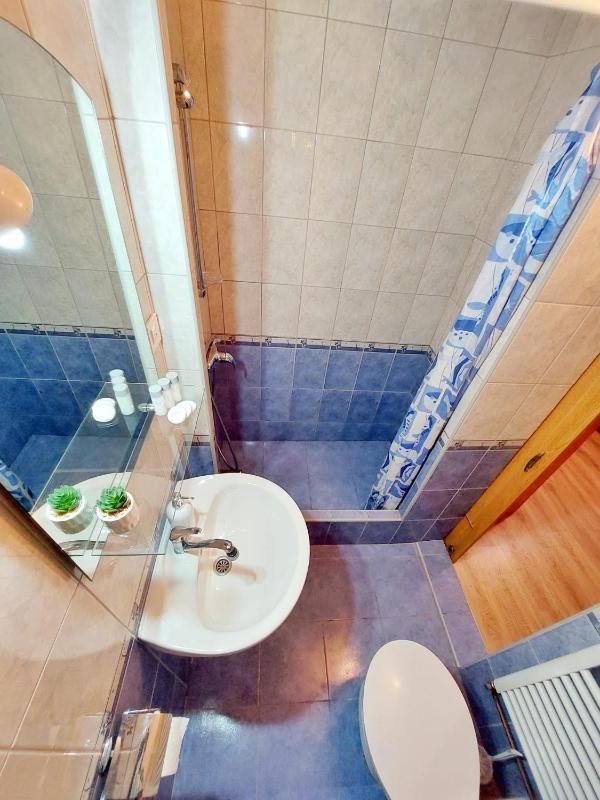 Triple Room with Private Bathroom image 2