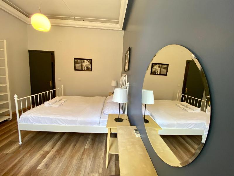 Deluxe Double Room image 3