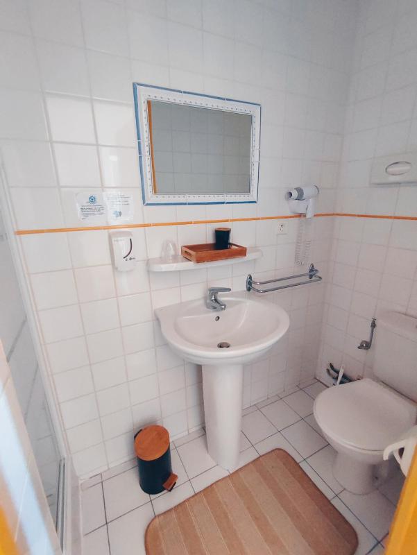 Quadruple Room with Private Bathroom image 2