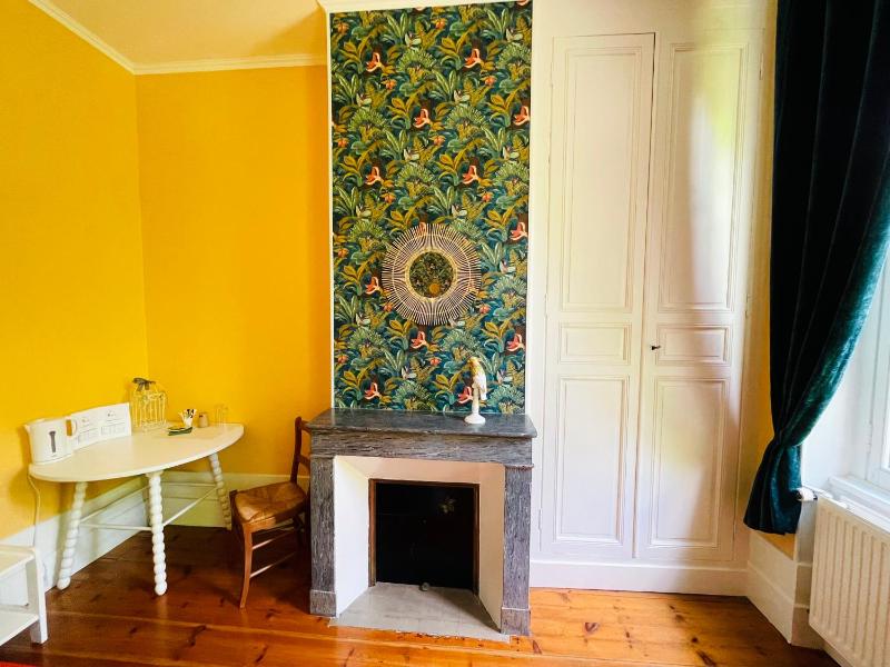 Standard Family Room image 2