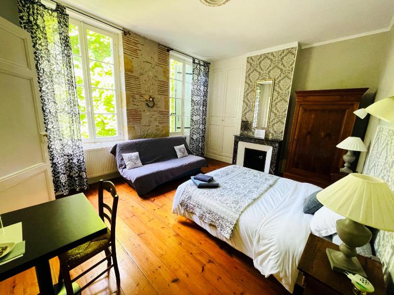 Standard Family Room image 1