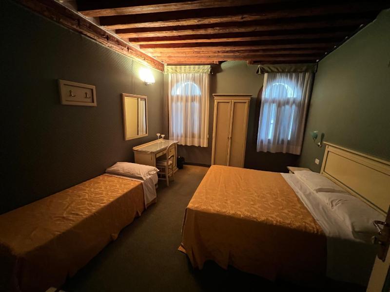 Triple Room image 2