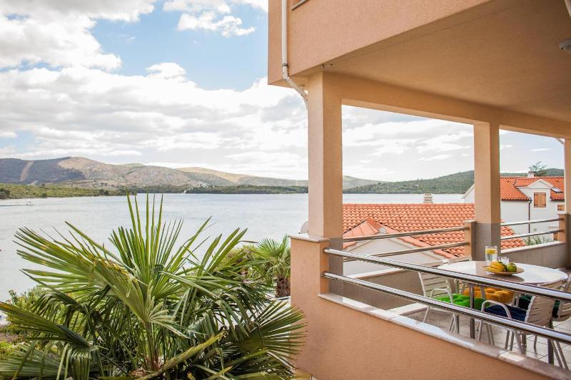 Apartment with Sea View image 1
