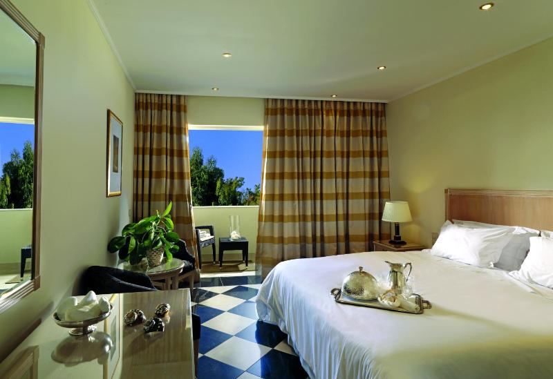 Classic Double Room with Garden View image 1