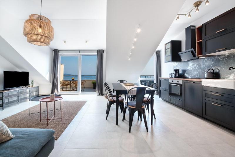Apartment Divine with sea view - image 23