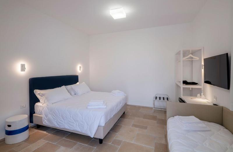 Deluxe Room image 1