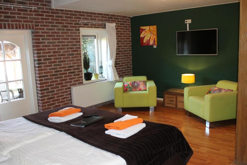 Deluxe Double Room image 3