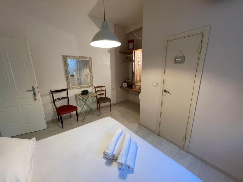Standard Double Room image 1