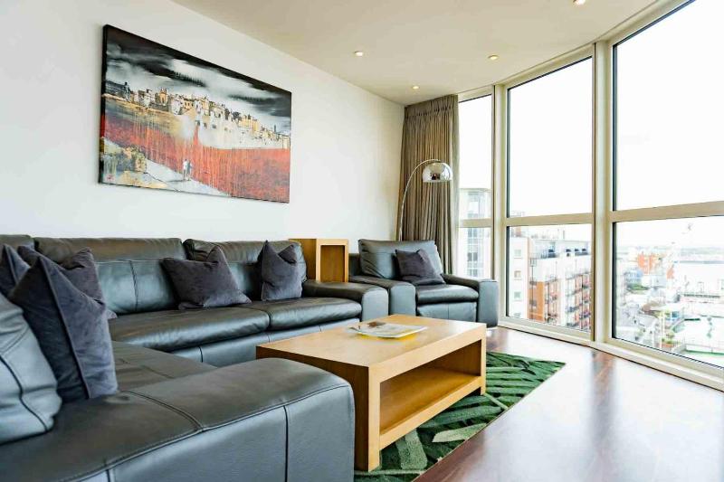 Gunwharf Quays Apartments - image 19