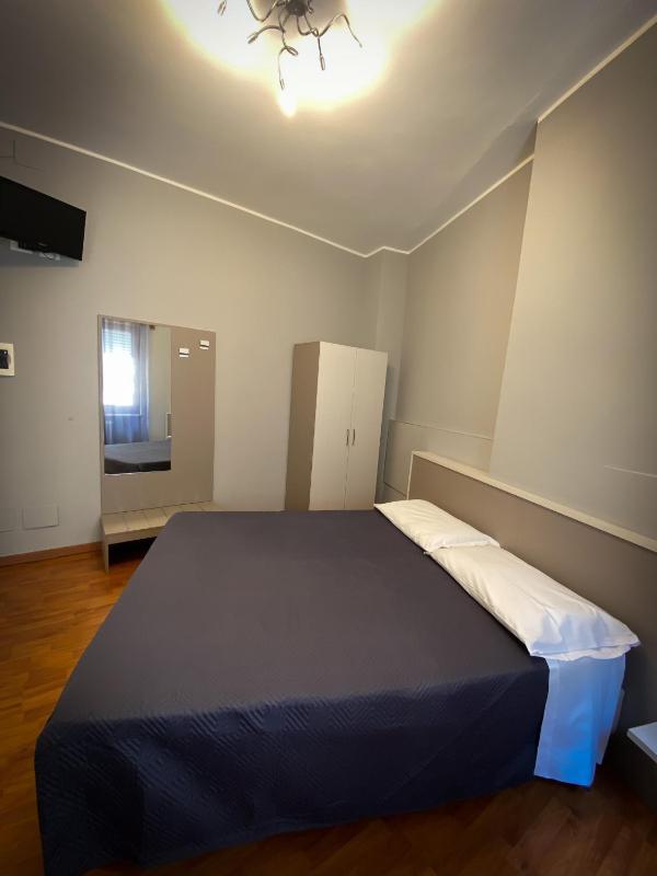 Budget Double or Twin Room image 4