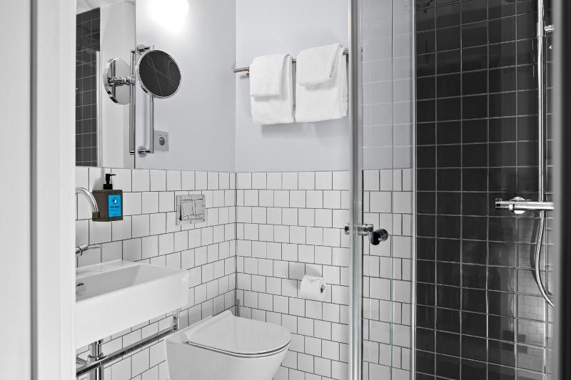 Compact Double image 3