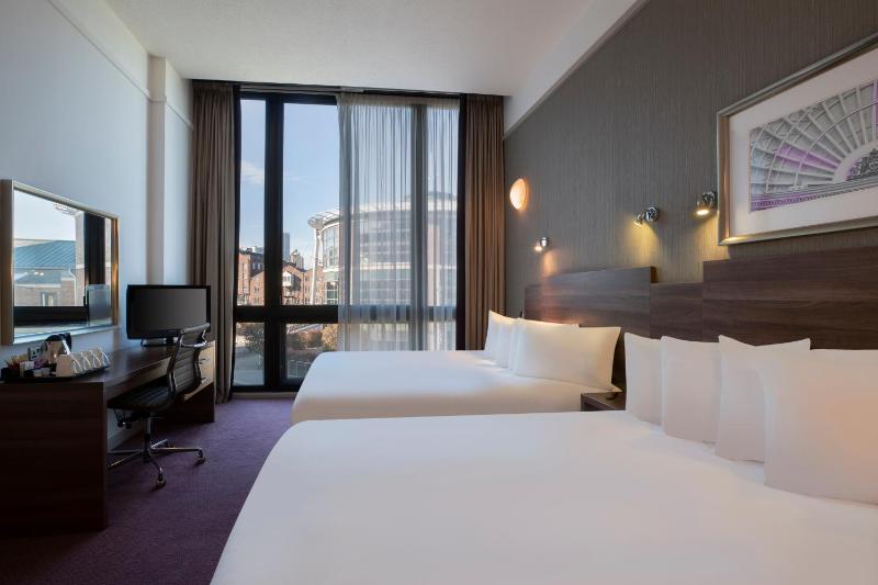 Superior Twin Room image 1