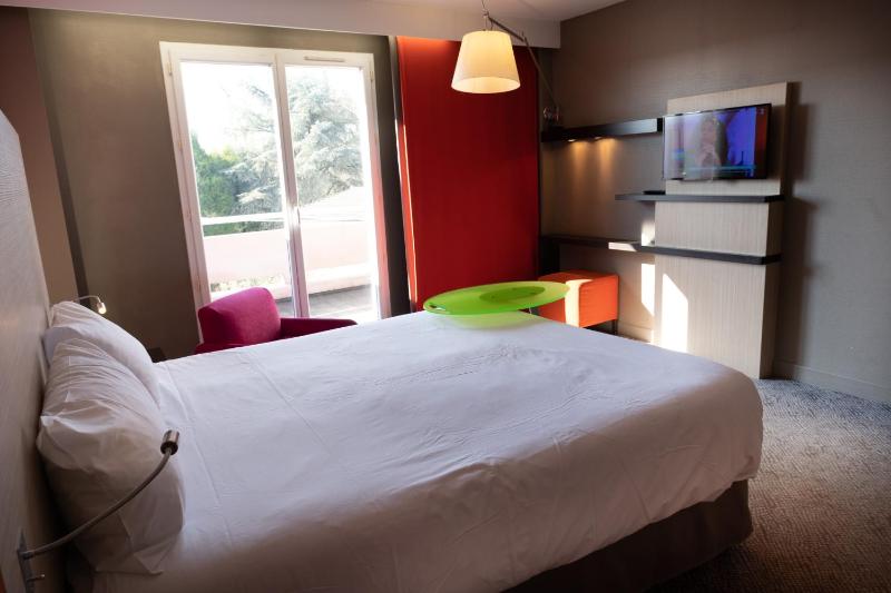 Standard Double Room image 2